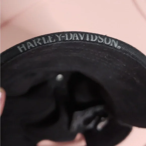 Harley-Davidson Black Cap with Rhinestone Skull Design - Picture 4 of 11